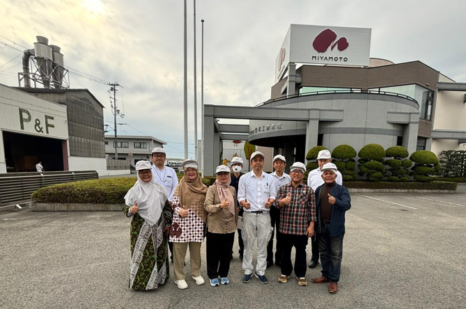 Dosen Departemen Hasil Hutan Kunjungi Industri Miyamoto Kogyo Co. Ltd, Wakayama – Jepang
